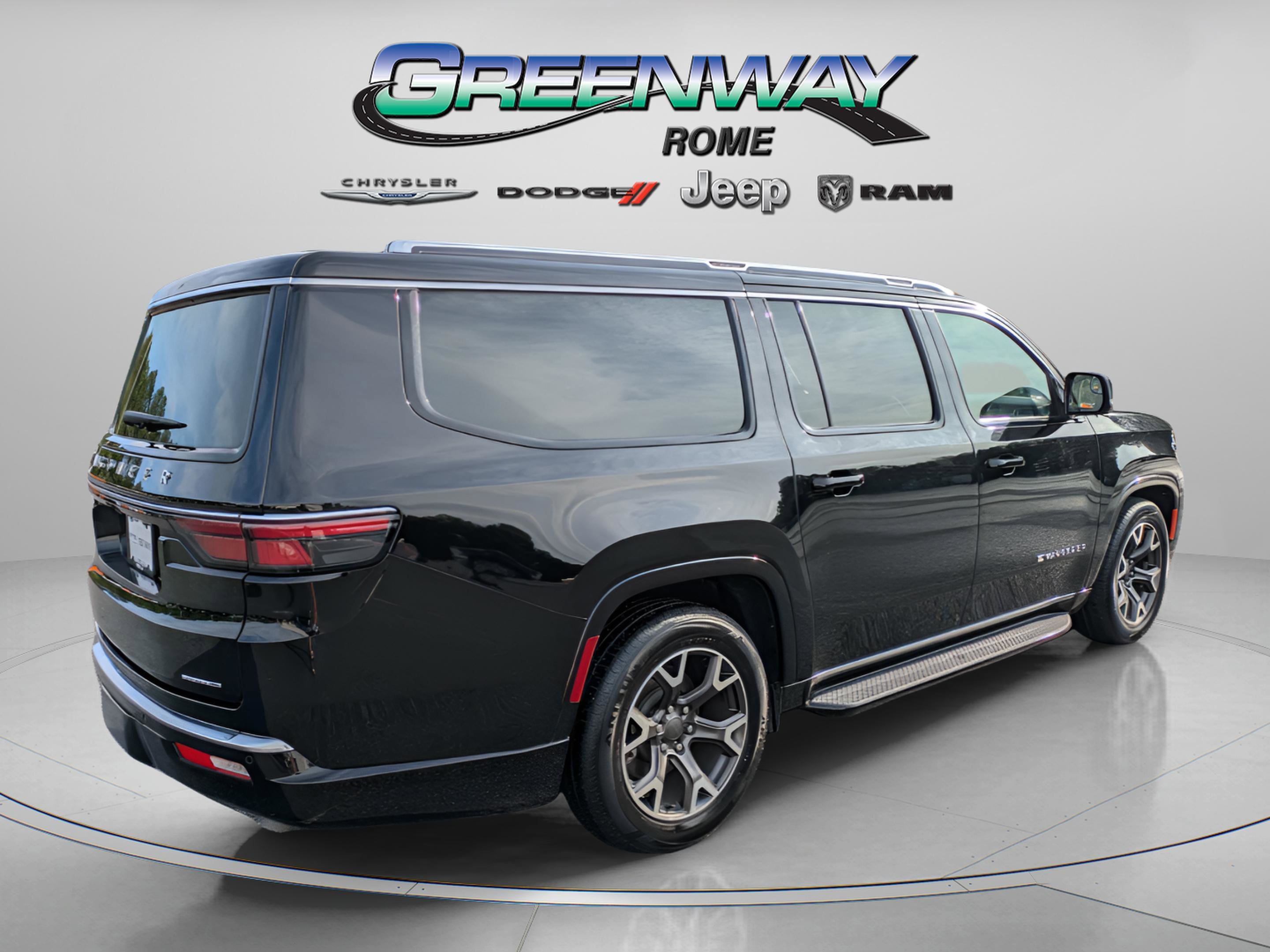 Used 2024 Diamond Black Crystal Pearlcoat Jeep Series III image 7
