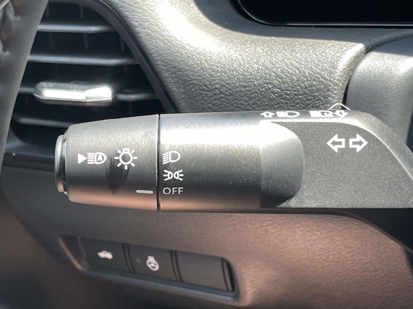 New 2027 Atlantic Gray Metallic Nissan SV image 31