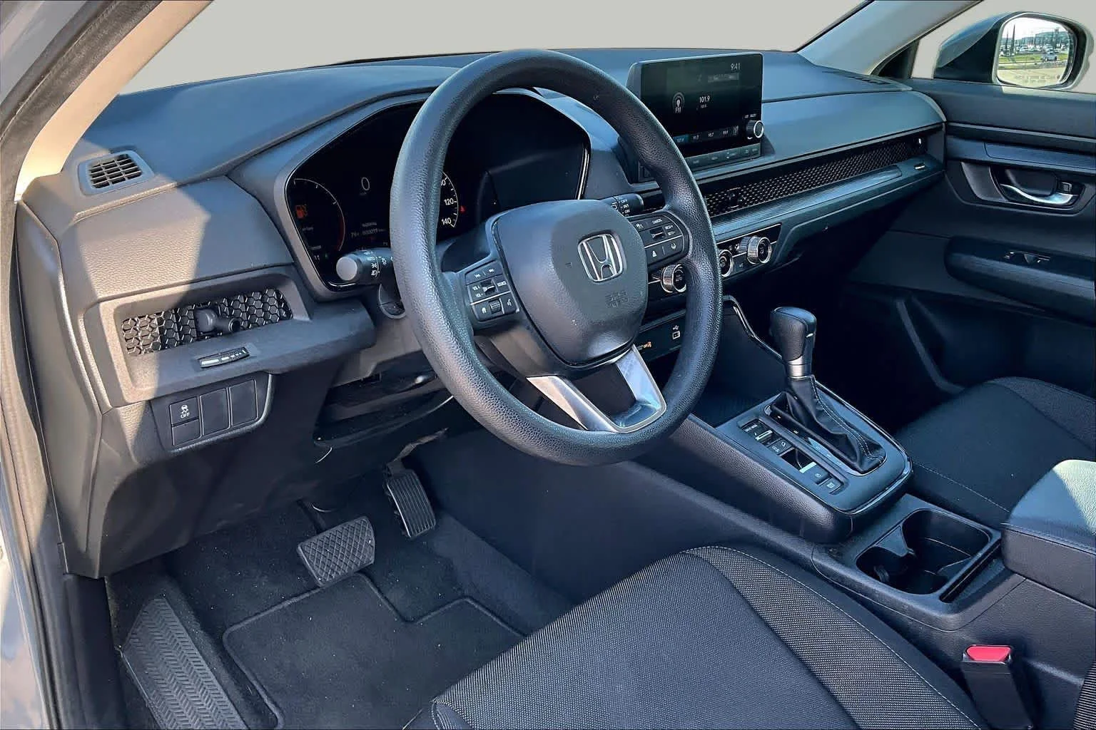 Used 2025 Urban Gray Pearl Honda LX image 15