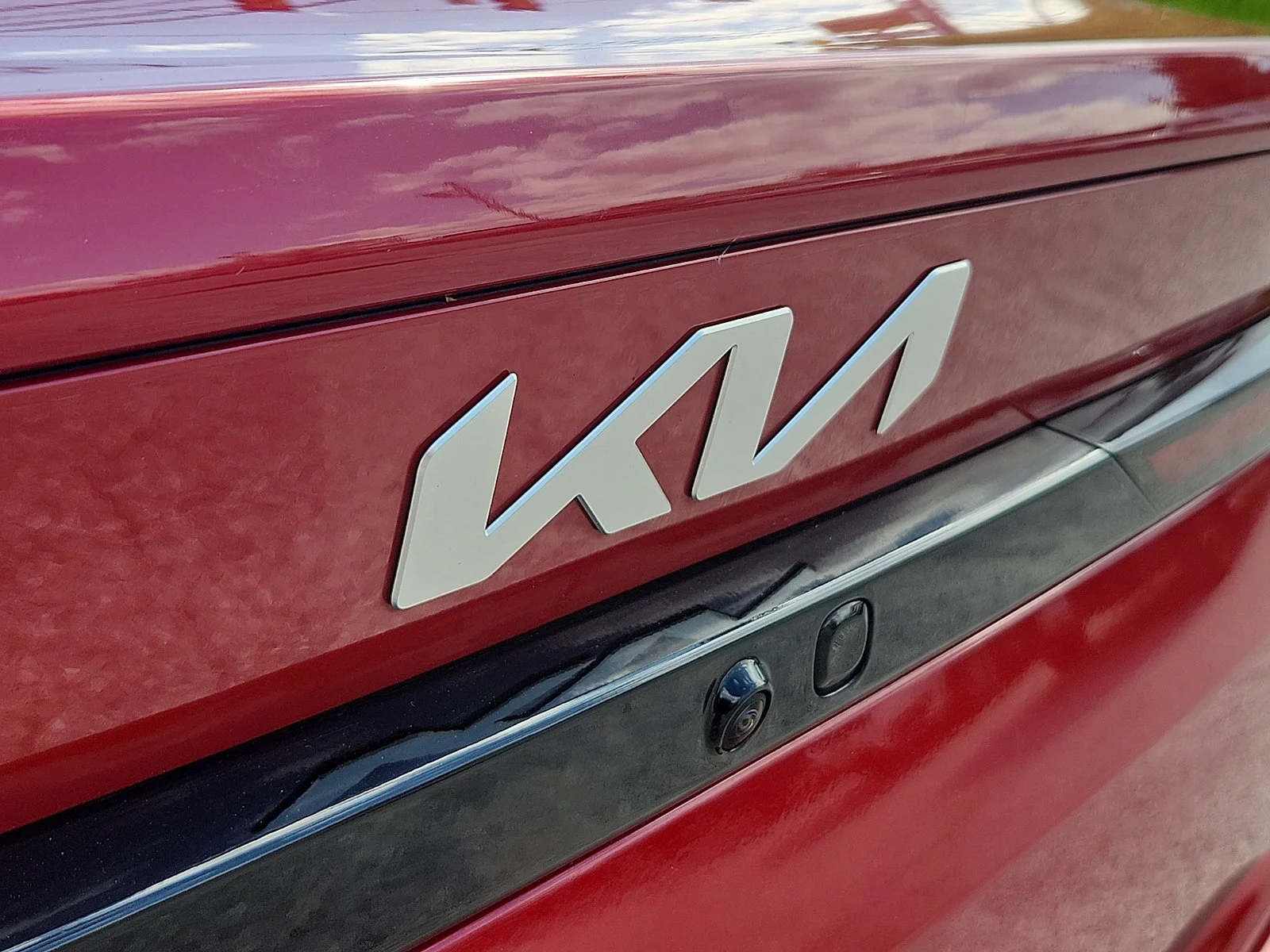 Used 2025 Red Kia LXS image 29