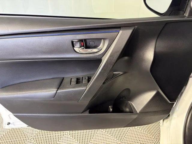 Used 2017 White Toyota SE image 15