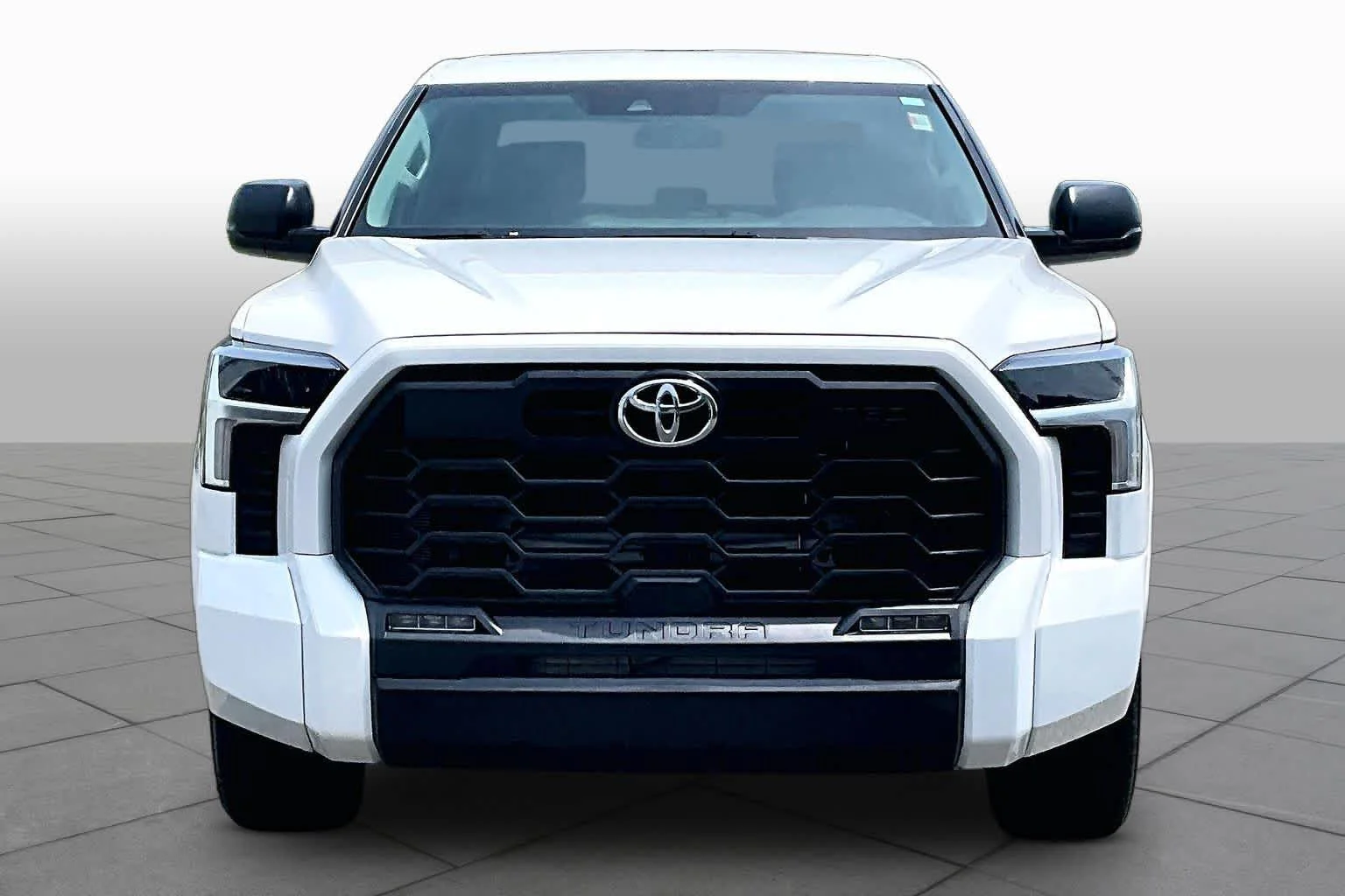 Used 2024 Ice Cap Toyota SR5 image 4