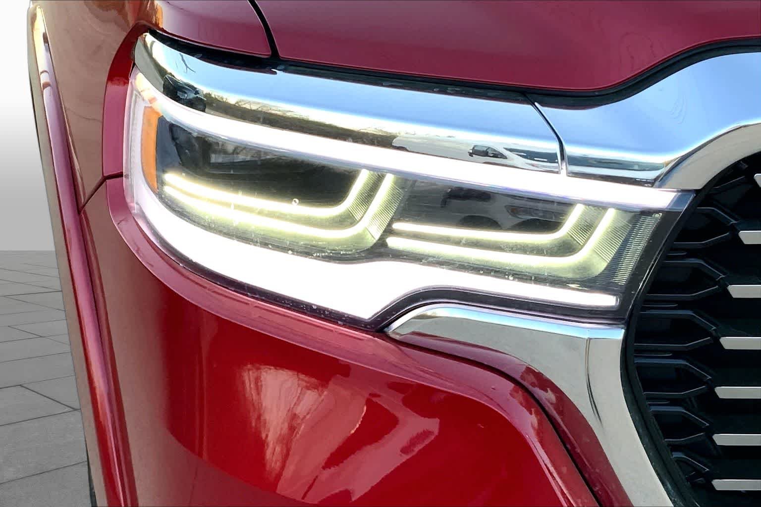New 2026 Molten Red Pearl-Coat Exterior Paint RAM Tungsten image 13