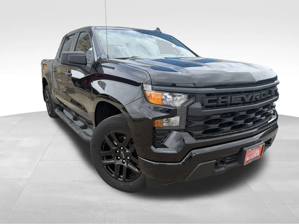 Used 2023 Black Chevrolet Custom image 9