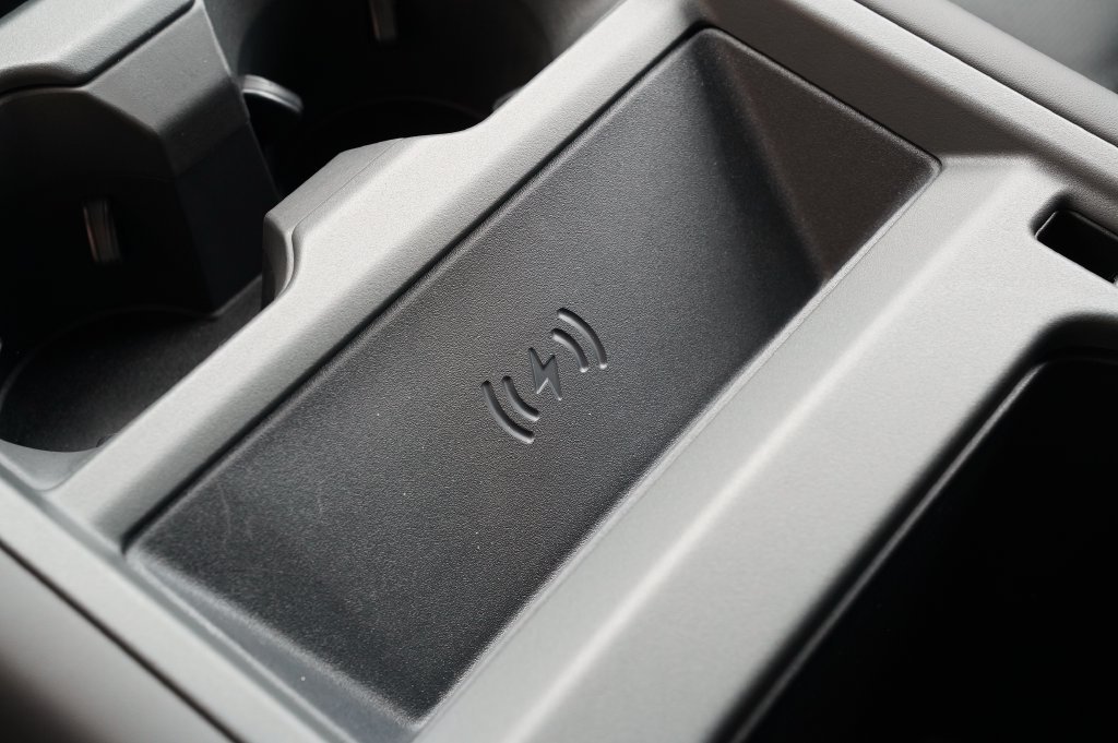 New 2026 Carpathian Grey Land Rover S image 29