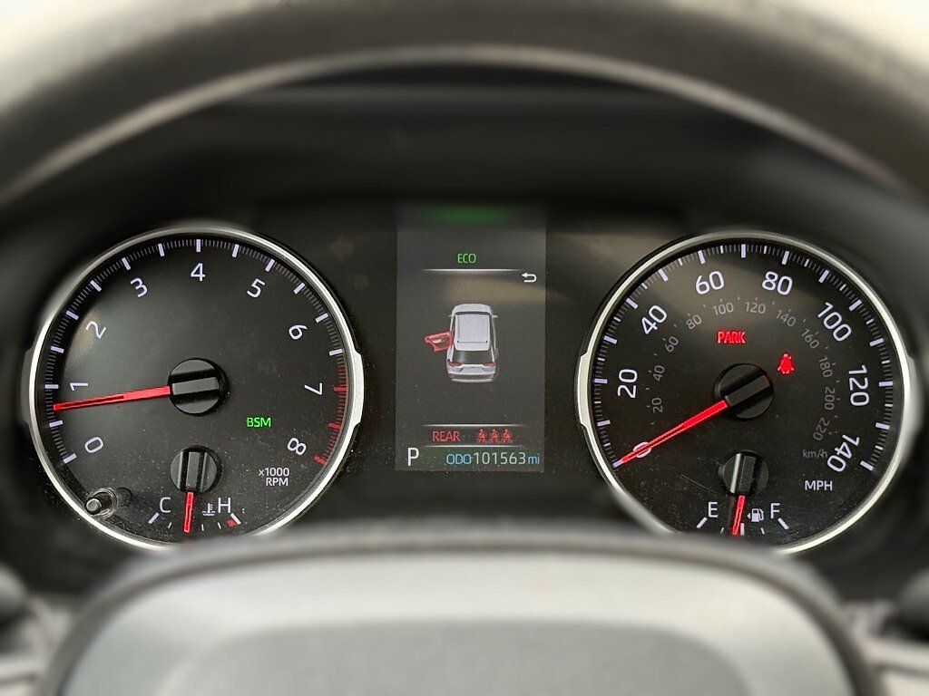 Used 2022 Ruby Flare Pearl Toyota XLE image 12