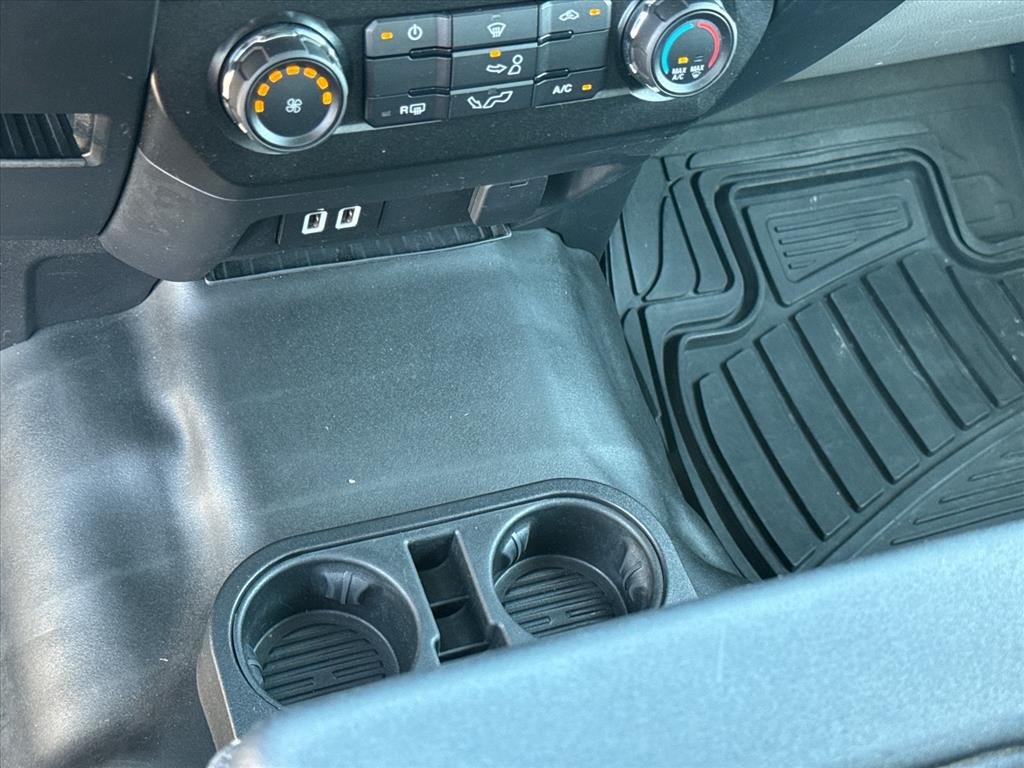 Used 2019 Ingot Silver Ux Ford XL image 26
