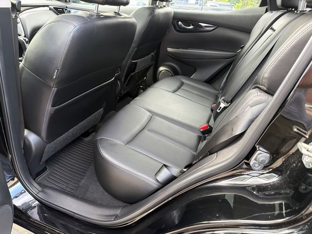 Used 2022 Black Nissan SL image 20