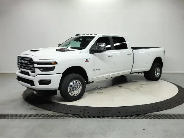 New 2026 Bright White Clear-Coat Exterior Paint RAM Laramie image 4