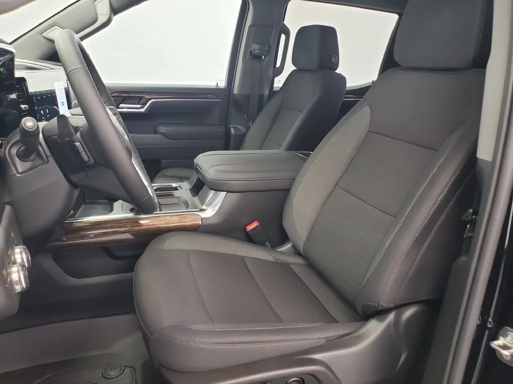 New 2026 Onyx Black GMC Elevation image 5