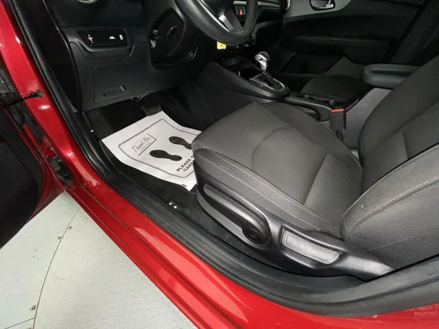 Used 2021 Red Kia LXS image 12