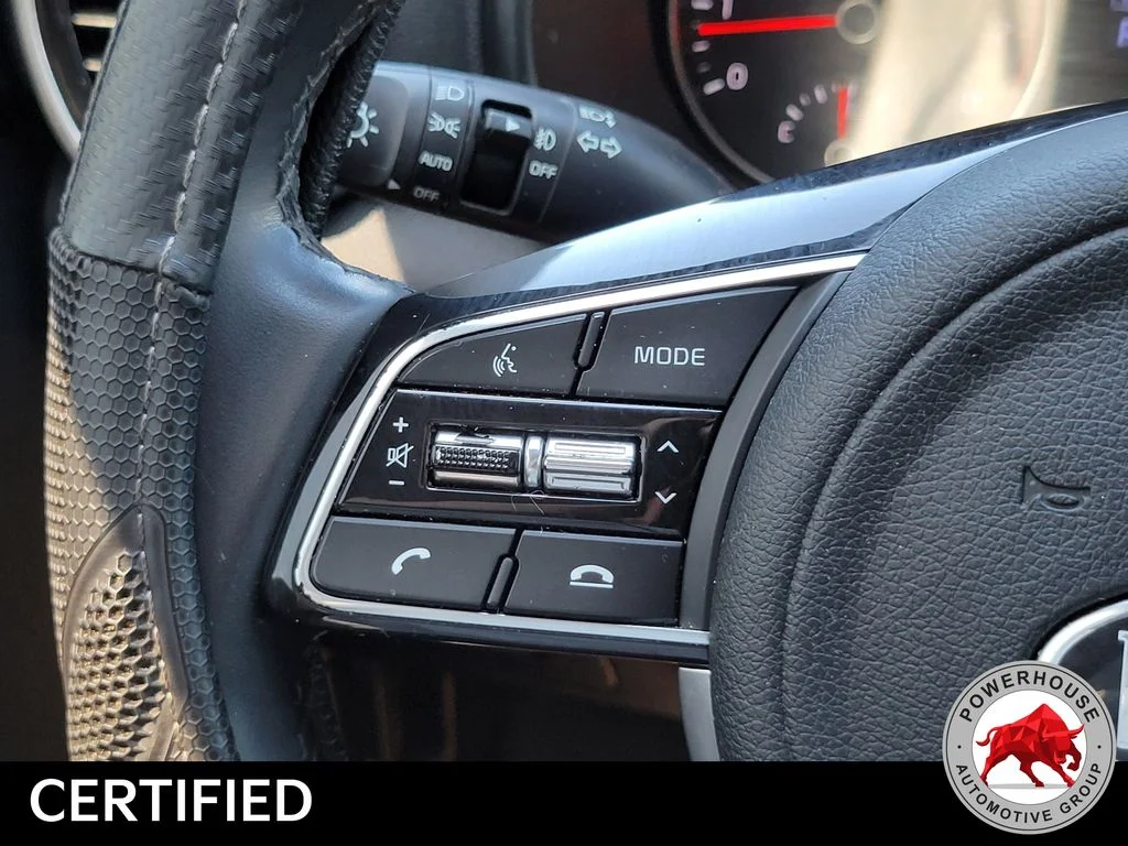 Used 2021 White Kia EX image 32