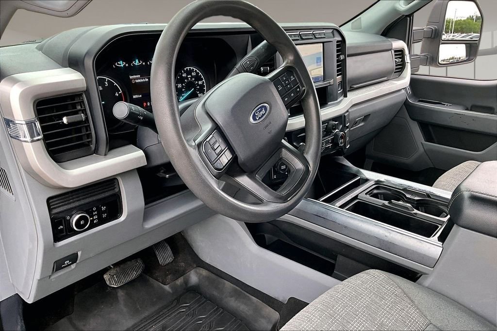 Used 2023 White Ford XLT image 13