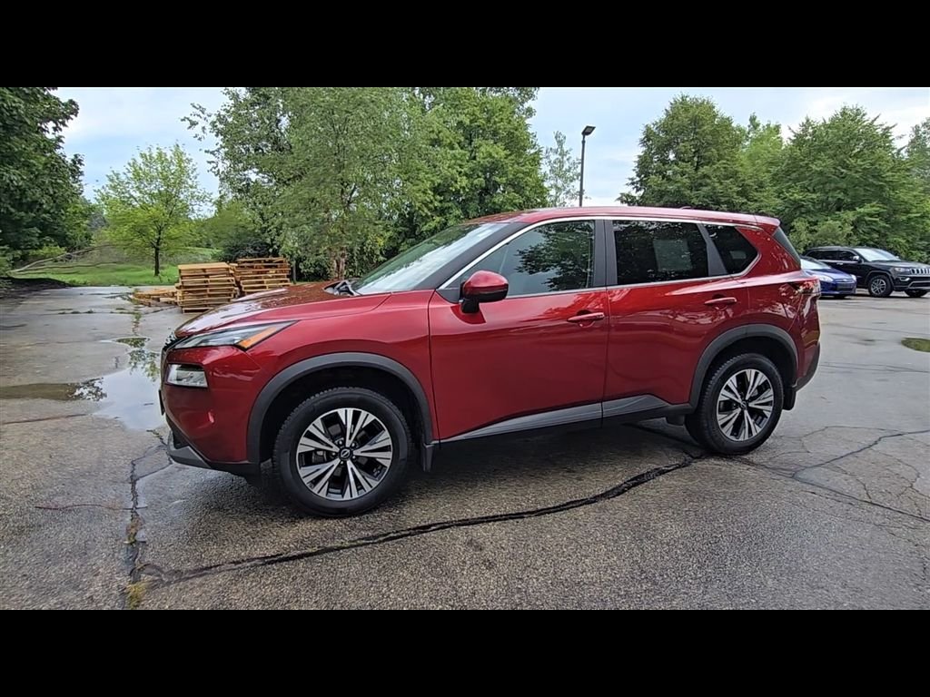 Used 2023 Red Nissan SV image 4
