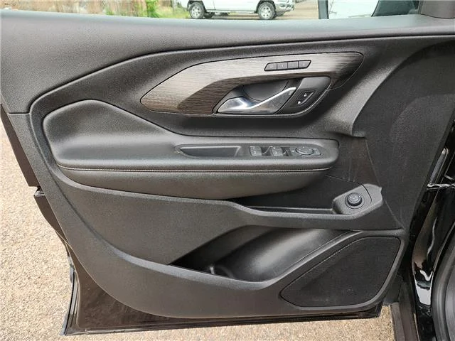 Used 2023 Red GMC SLT Front-Wheel Drive image 13