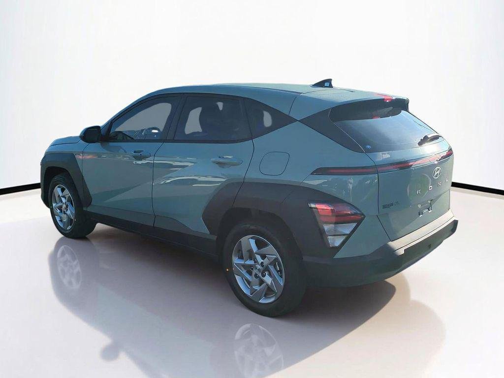 New 2027 Green Hyundai SE FWD image 7