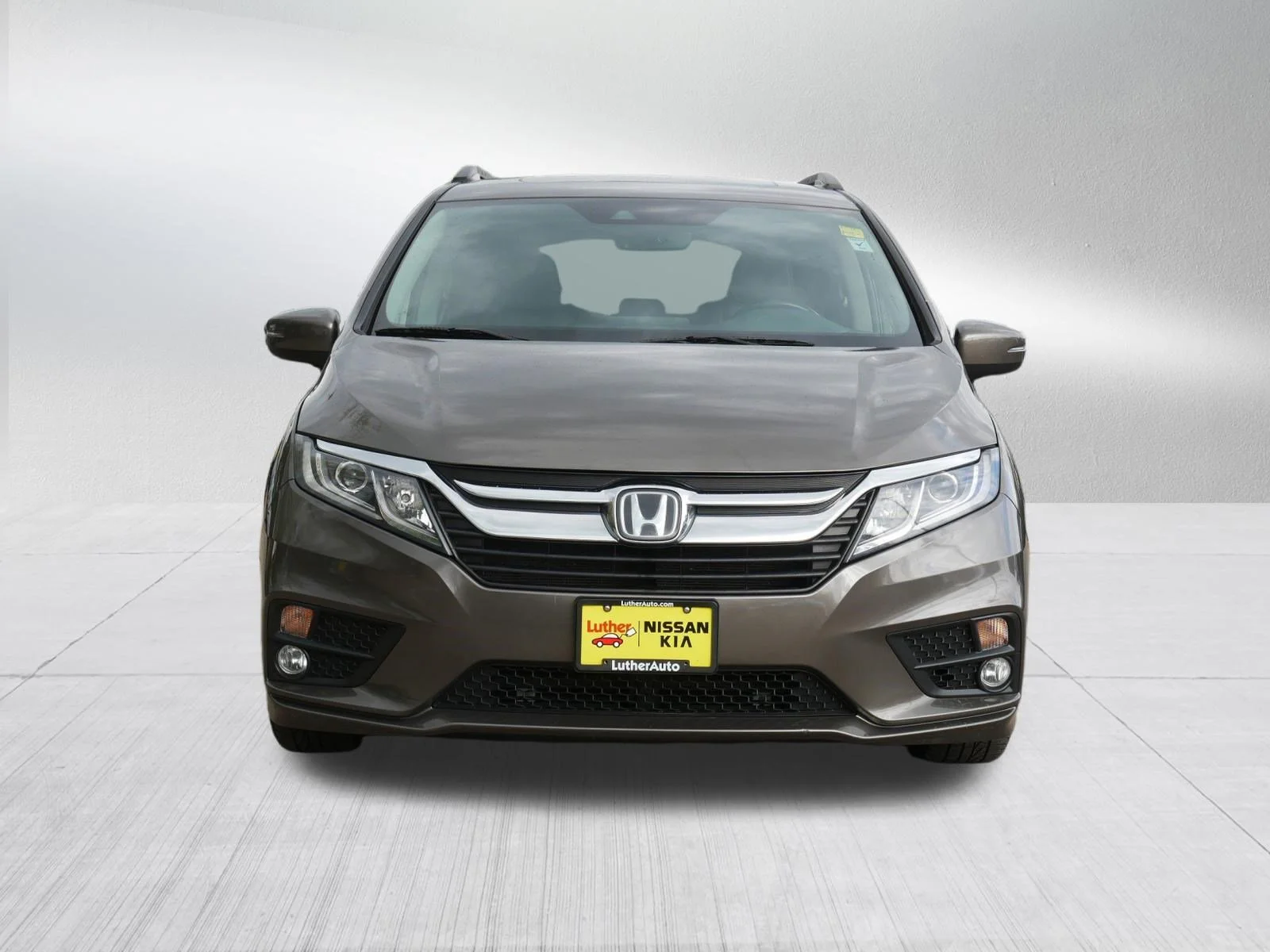 Used 2018 Honda Odyssey EX-L with VIN 5FNRL6H75JB110385 for sale in Inver Grove, Minnesota