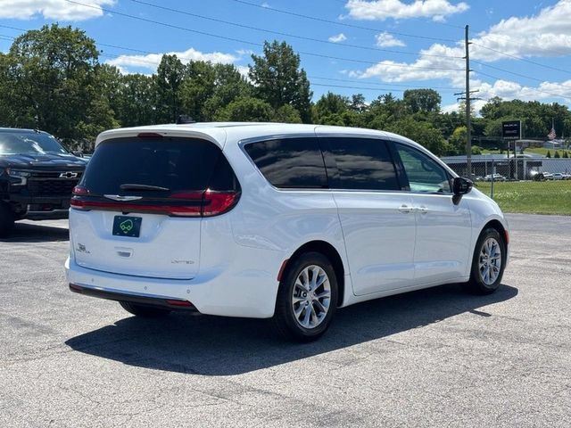 2026 Chrysler Pacifica Limited - Photo 5