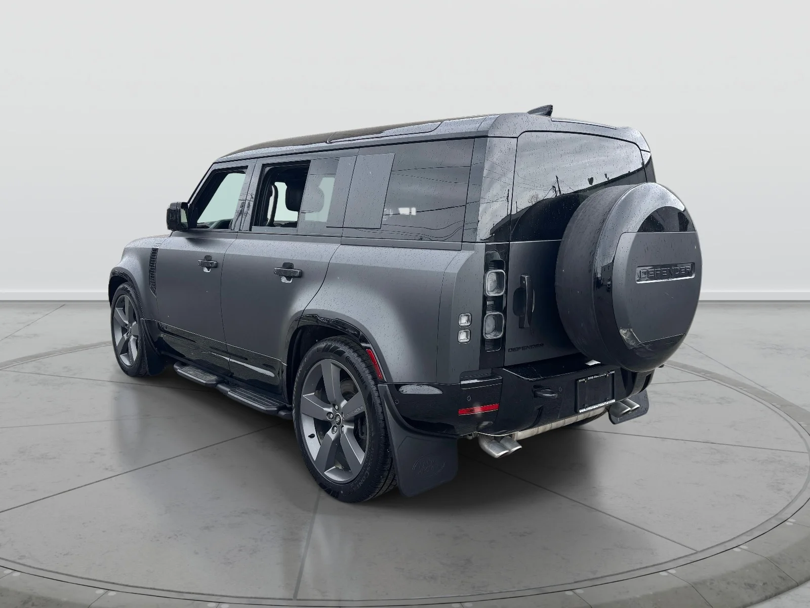 Used 2025 Gray Land Rover V8 image 5