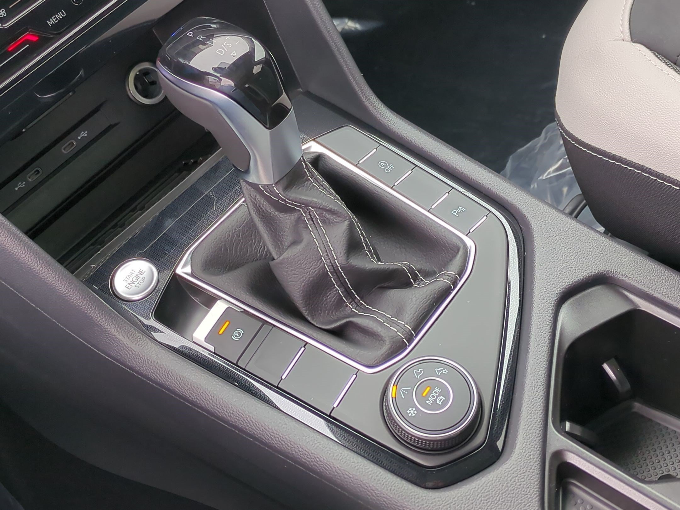 New 2026 Monument Gray Volkswagen SE image 13