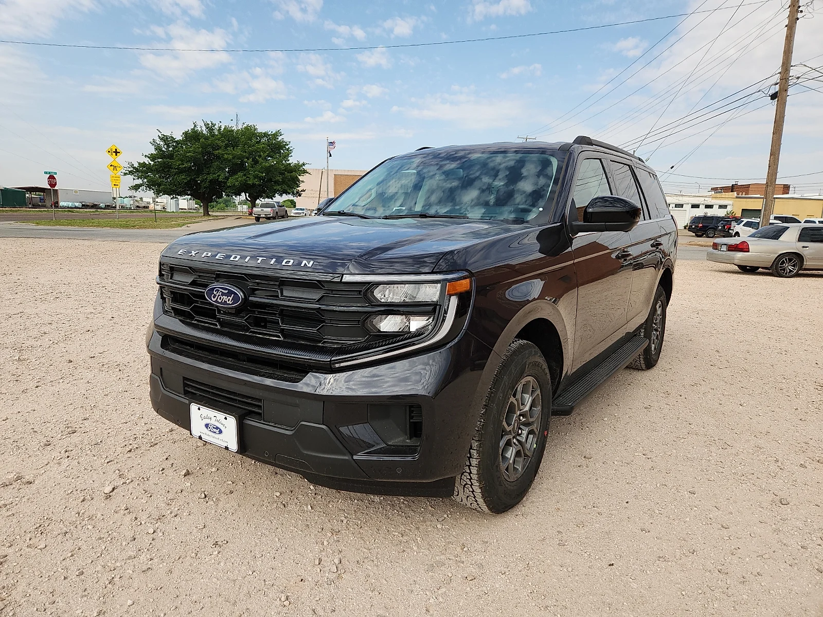 New 2026 Dark Matter Gray Metallic Ford Active image 3