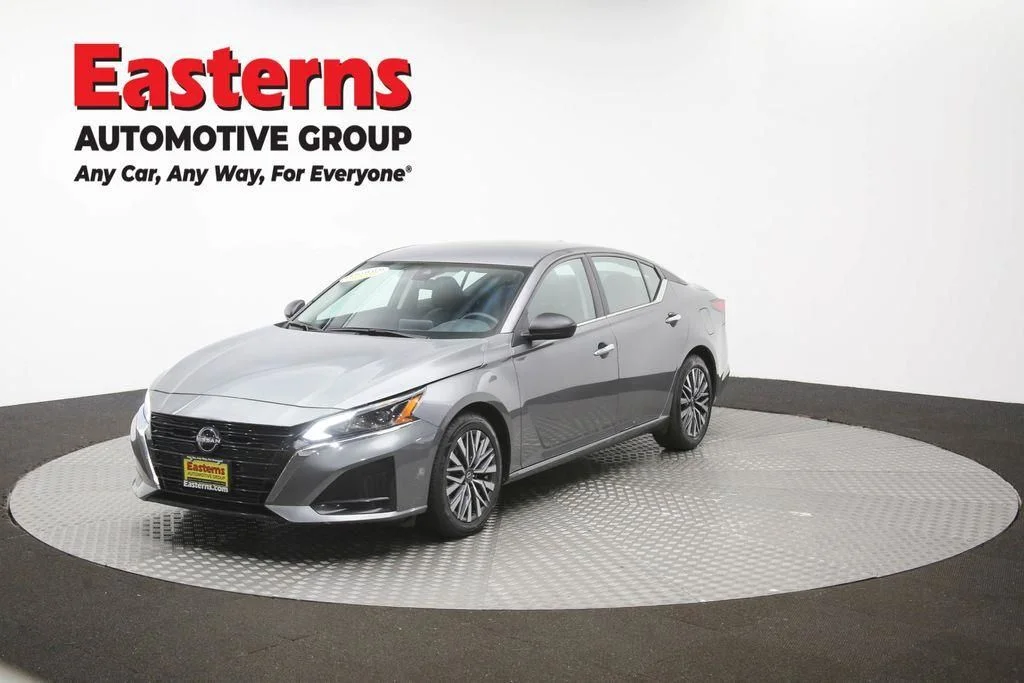 Used 2025 Gray Nissan 2.5 SV image 58