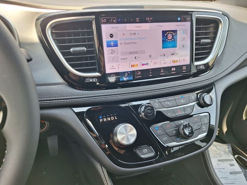 2026 Chrysler Pacifica Limited - Photo 17