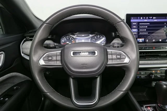 Used 2024 White Jeep Latitude image 27