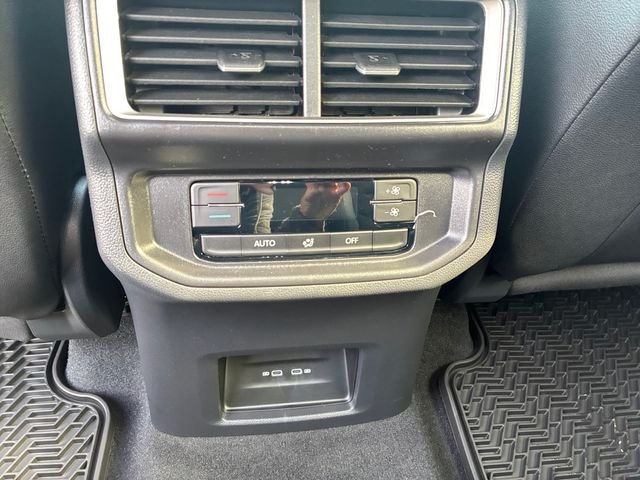 New 2026 Silver Mist Volkswagen SE image 20