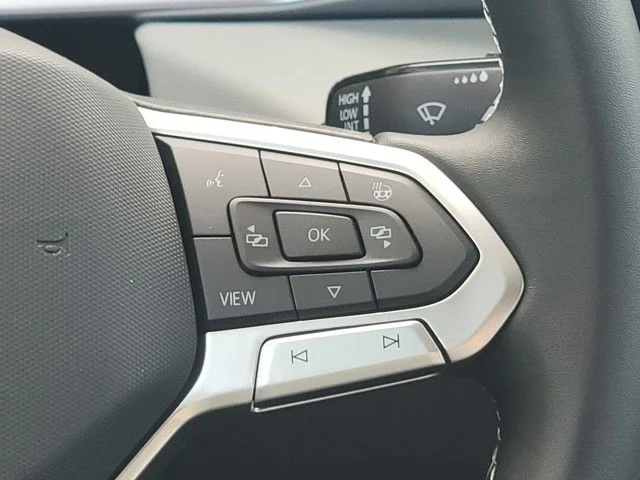 2025 Volkswagen Taos SE - Photo 27