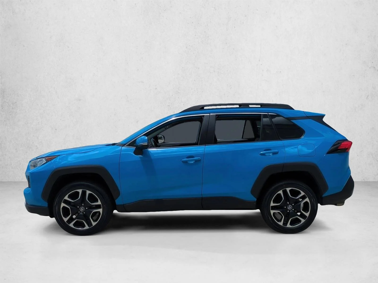 Used 2020 Blue Flame Toyota Adventure image 9