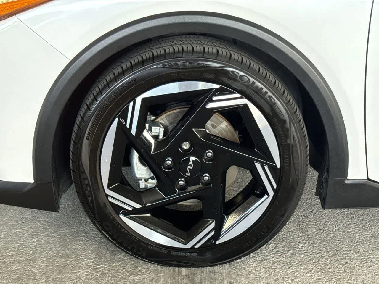 2025 Kia K4 EX - Photo 11