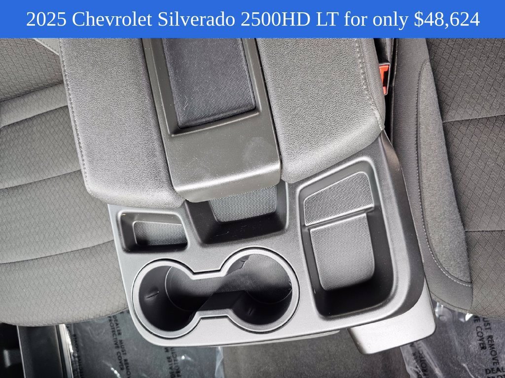 Used 2025 Summit White Chevrolet LT image 30