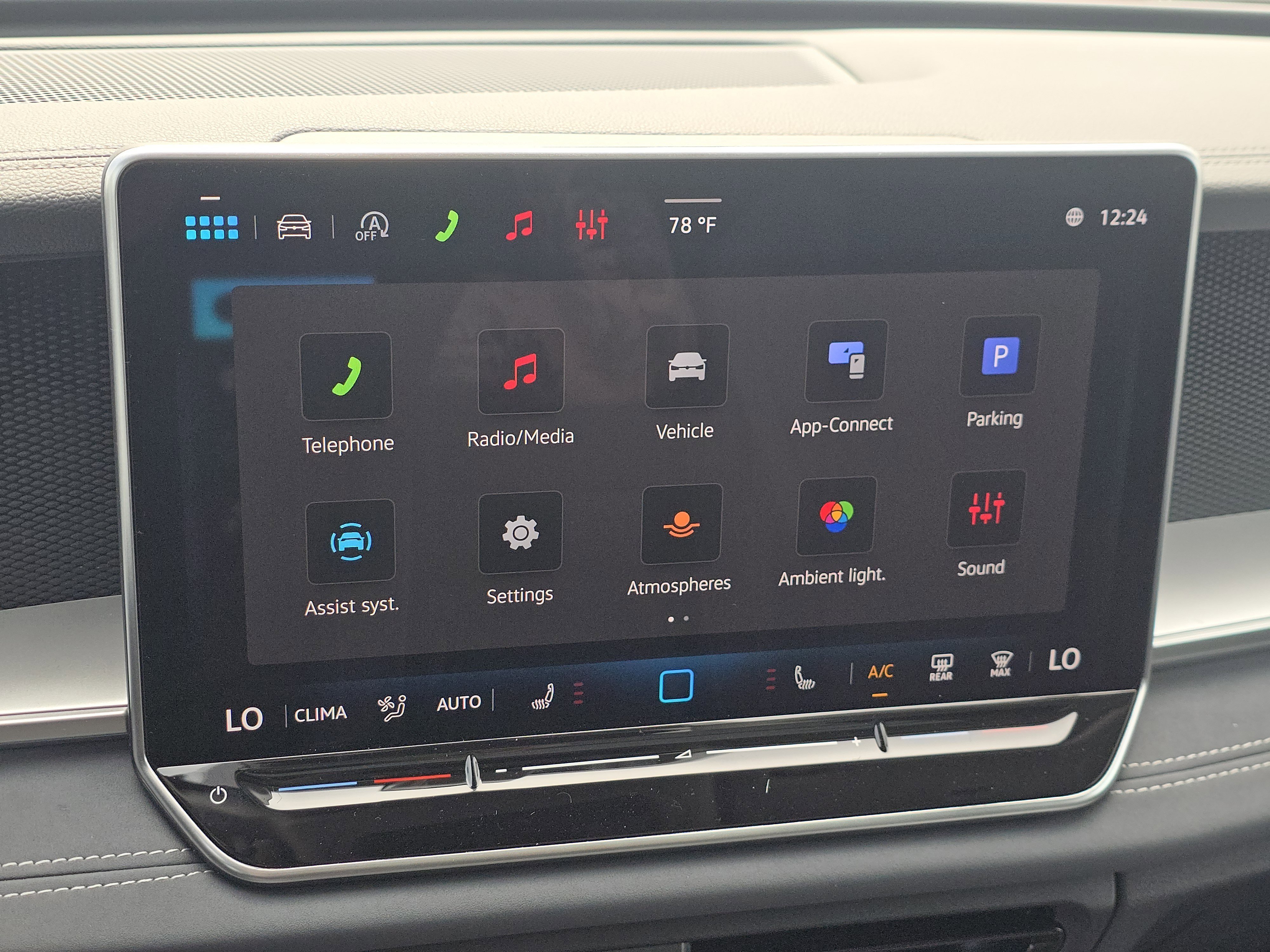 New 2026 Platinum Gray Metallic Volkswagen SE image 10