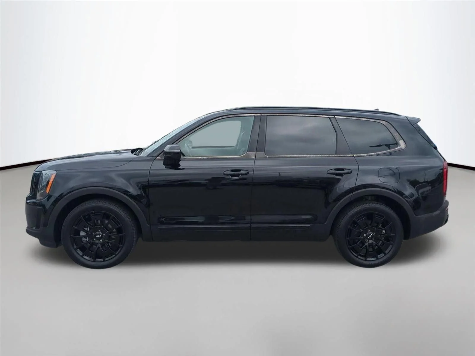 Used 2022 Ebony Black Kia SX image 2