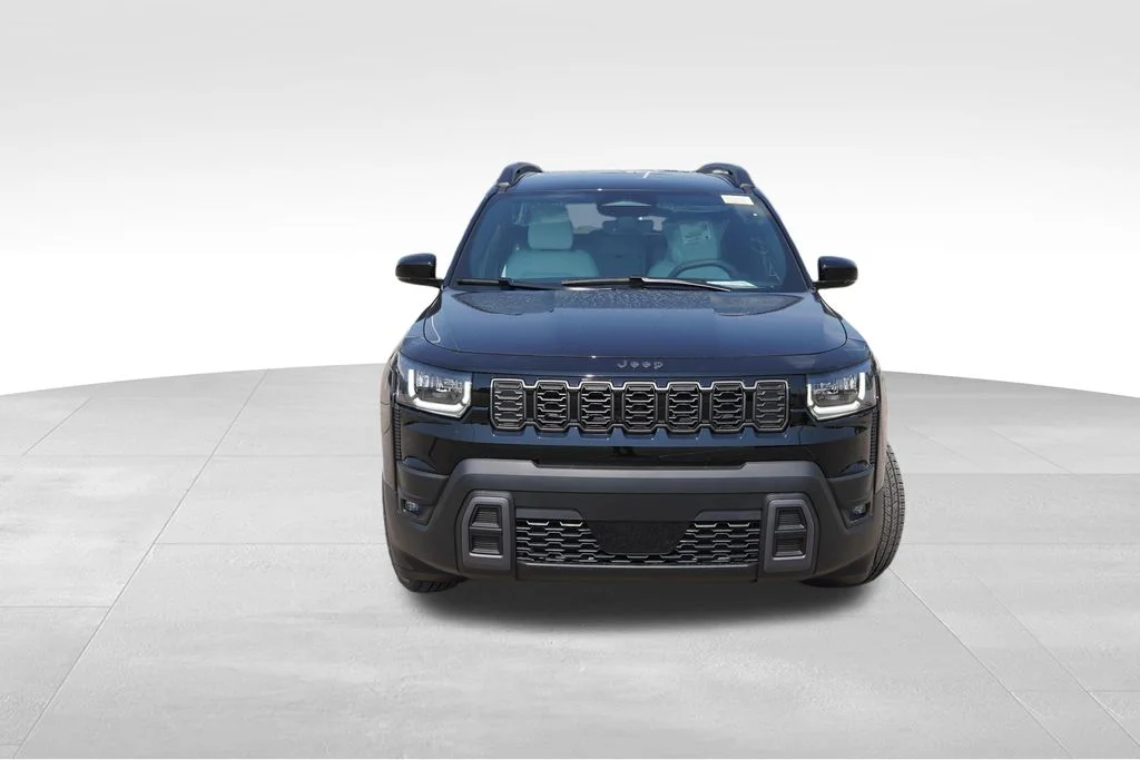 New 2026 Diamond Black Crystal Pearlcoat Jeep Limited image 8