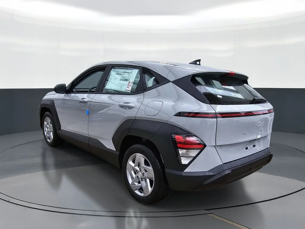 New 2027 Gray Hyundai SE image 4