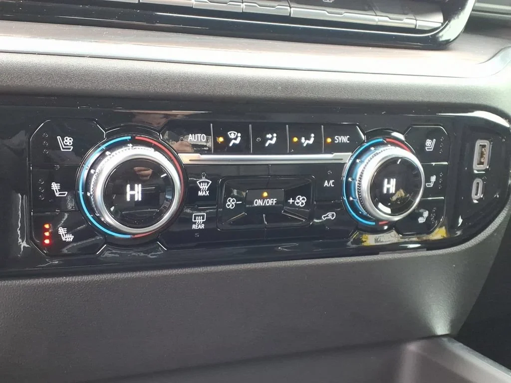 2025 GMC Sierra 2500HD SLT - Photo 7