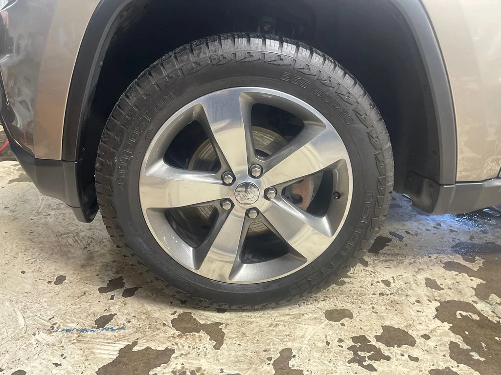 Used 2016 Beige Jeep Limited image 11