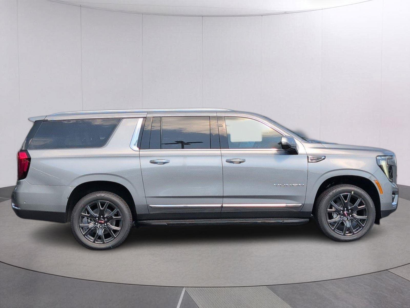 New 2026 Sterling Metallic GMC Elevation image 7