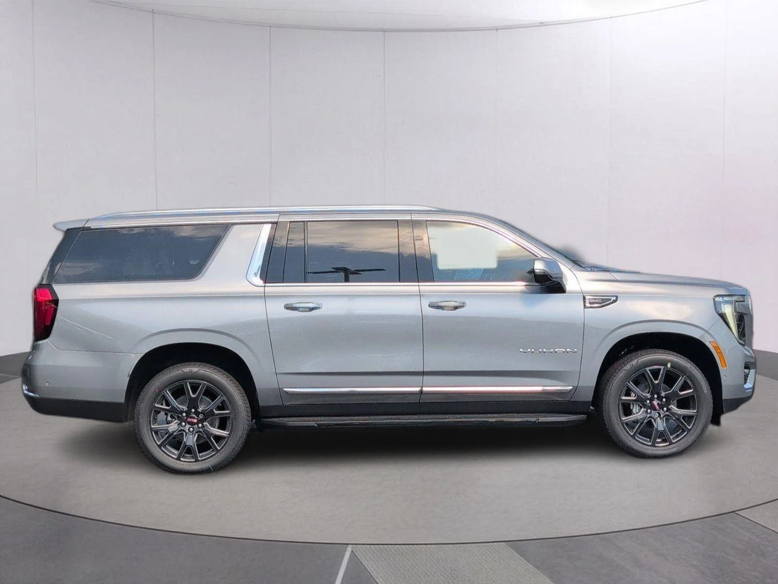 New 2026 Sterling Metallic GMC Elevation image 7