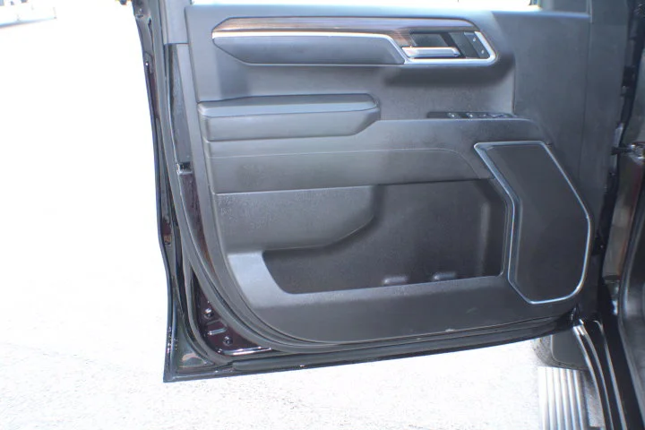 Used 2022 Black Chevrolet LT (2FL) image 6