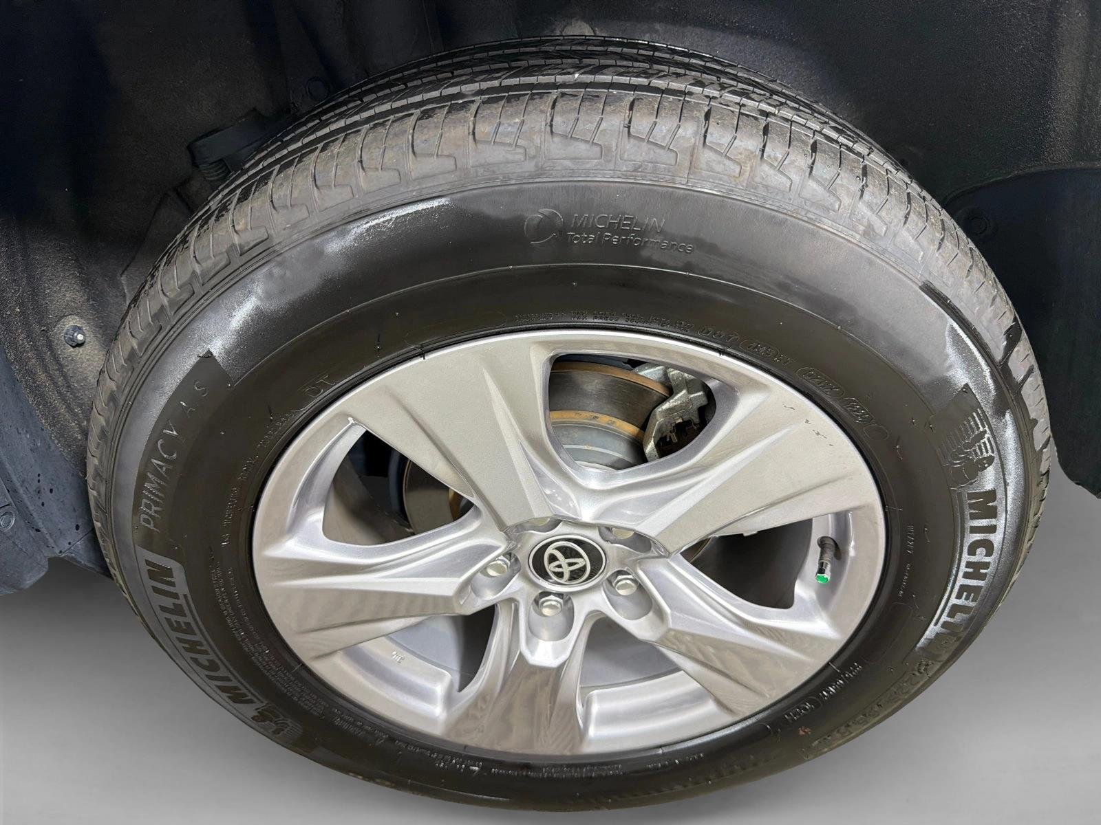 Used 2025 Ice Cap Toyota XLE image 19