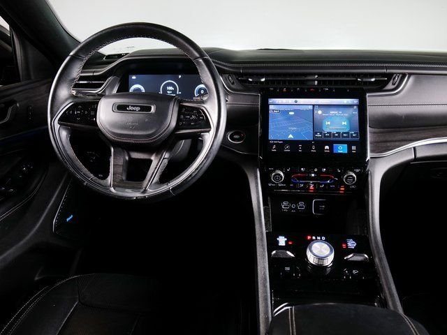 Used 2022 Diamond Black Jeep Overland image 10