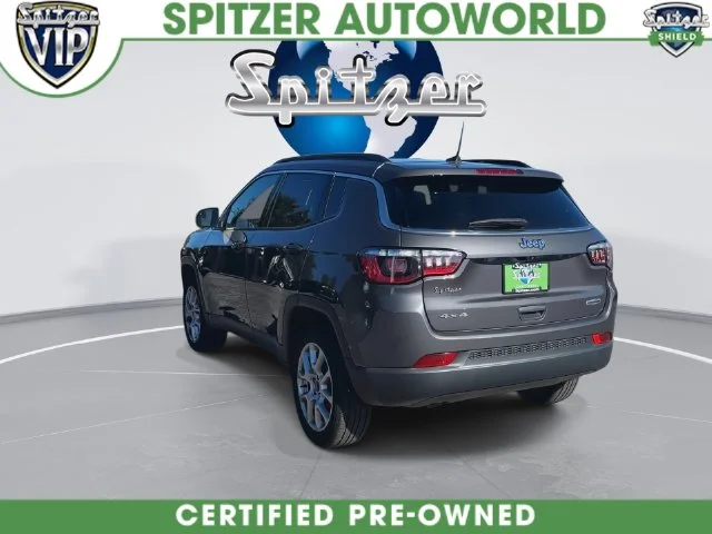 Used 2024 Gray Jeep Latitude Lux image 9
