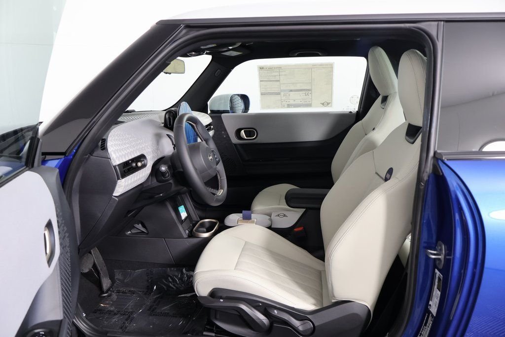 New 2026 Blue MINI Signature Plus image 5