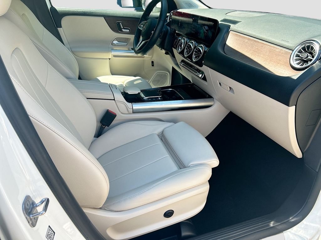 Used 2023 Polar White Mercedes-Benz 250 image 16