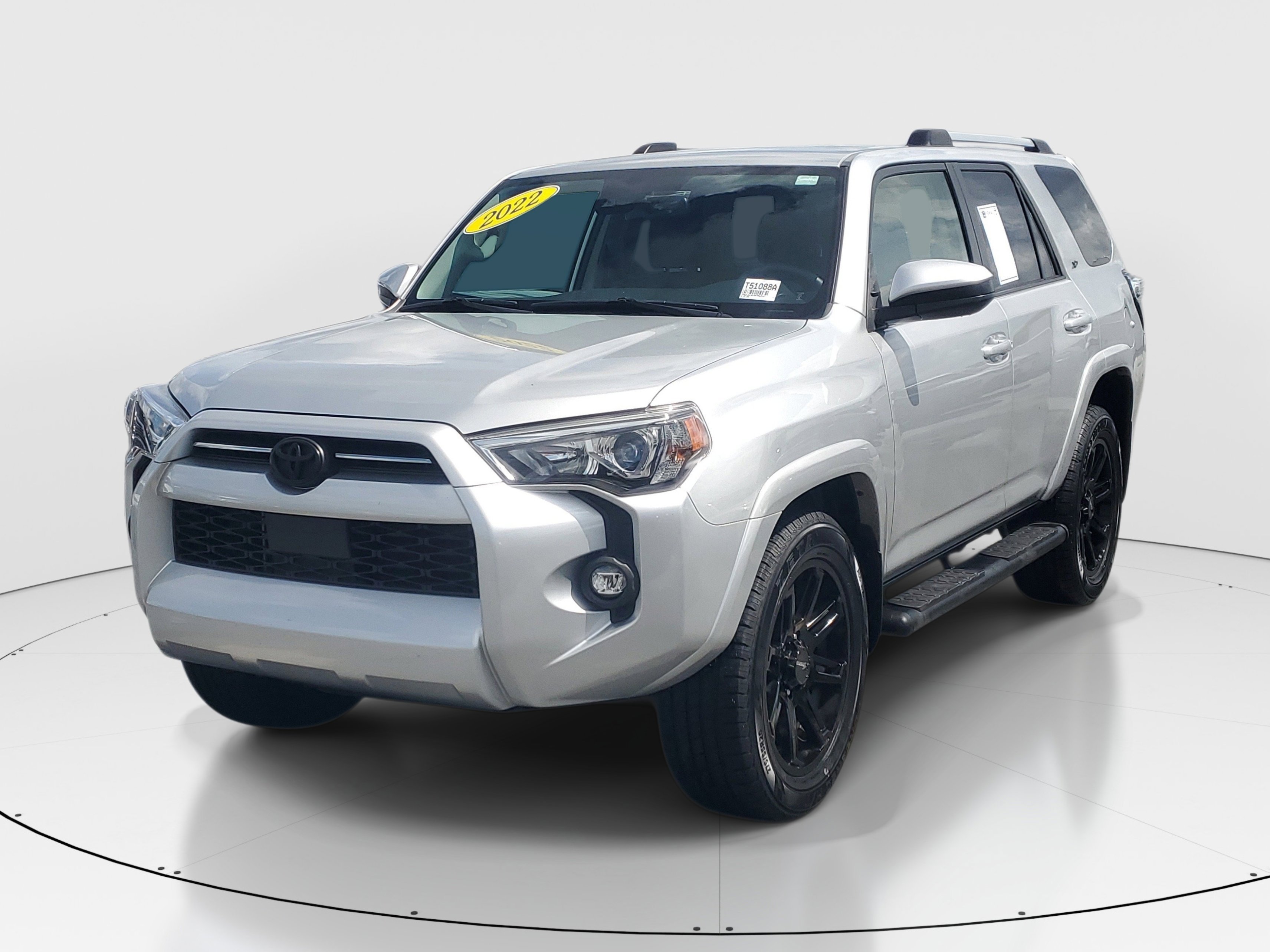 Certified Used 2022 Classic Silver Metallic Toyota SR5 image 3