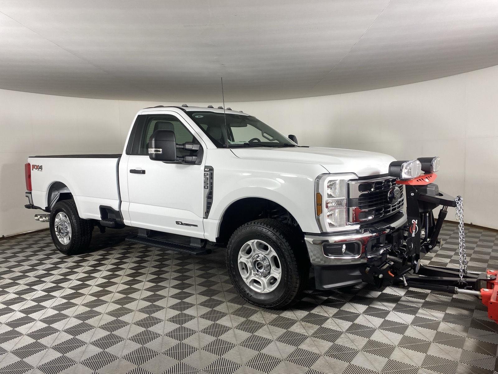 Used 2025 Oxford White Ford XLT image 23
