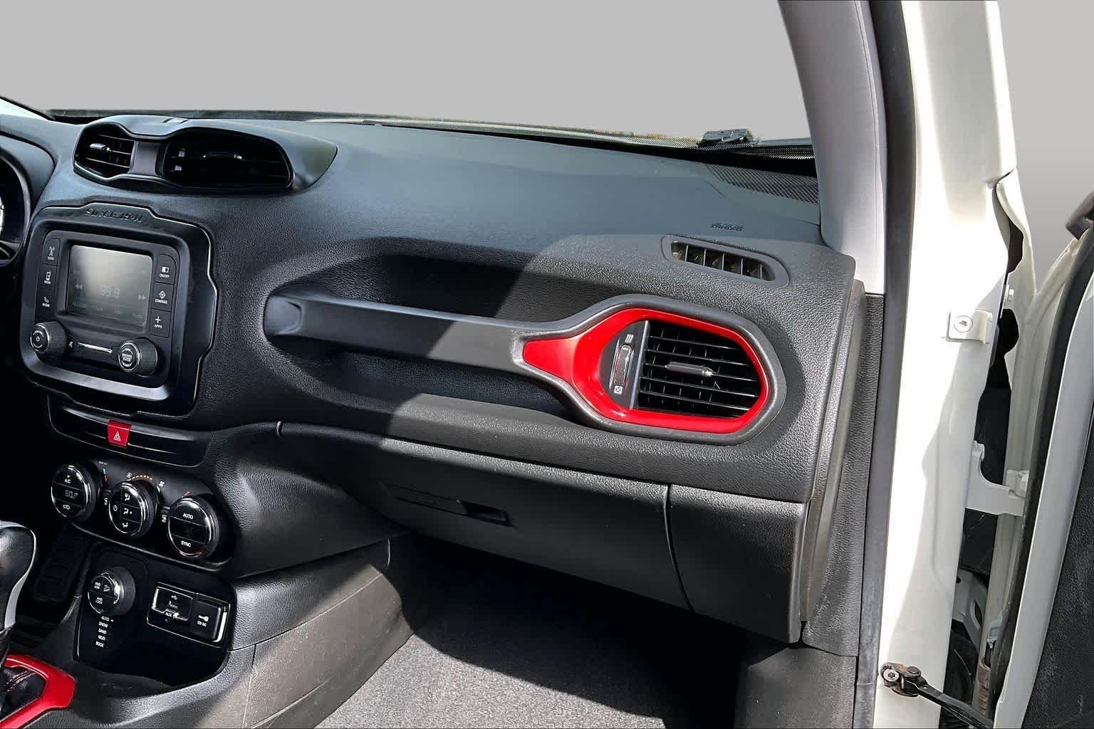 Used 2017 Alpine White Jeep Trailhawk image 18